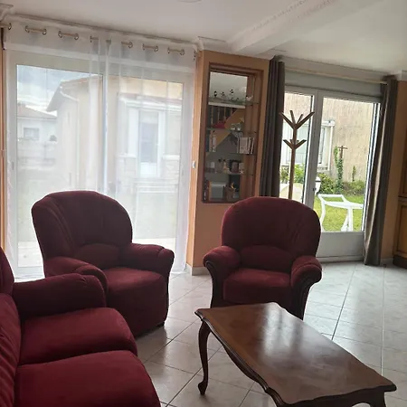 度假居 Maison Familiale Avec Jardin Clos,dans Un Quartier Calme 吉伦特河畔梅谢尔