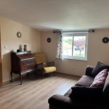 Maison Familiale Avec Jardin Clos,dans Un Quartier Calme *